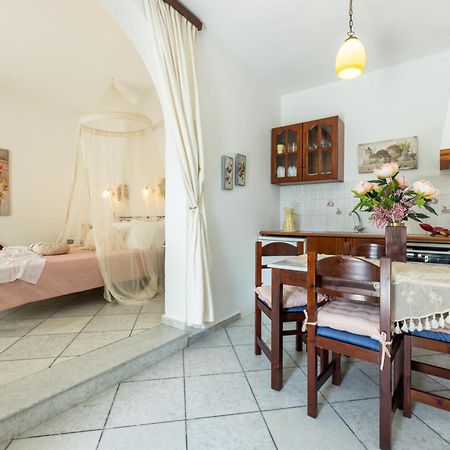Sunrock Suites Stelida  Dış mekan fotoğraf