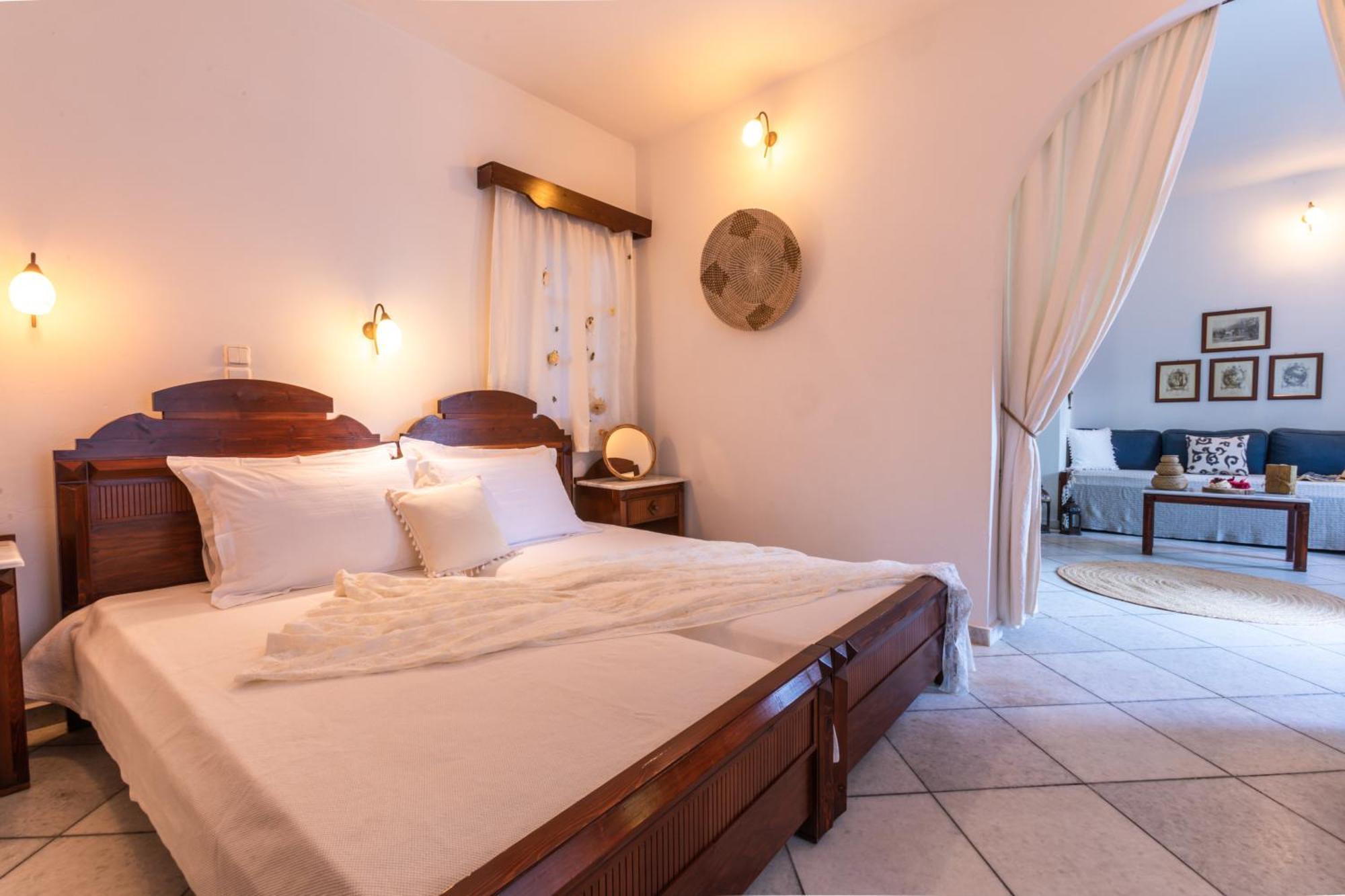 Sunrock Suites Stelida  Dış mekan fotoğraf