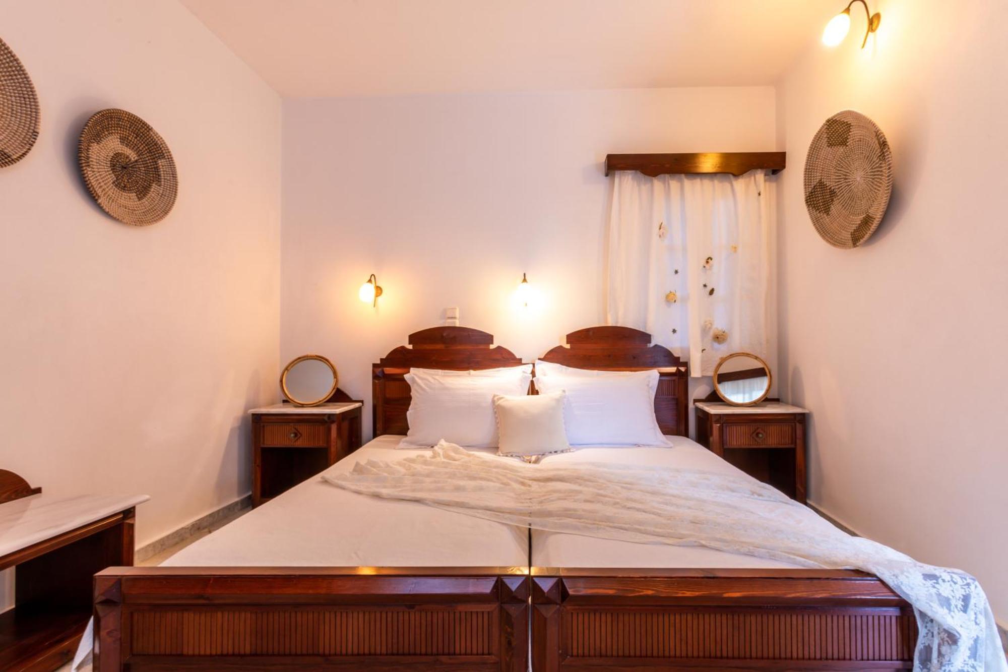 Sunrock Suites Stelida  Dış mekan fotoğraf