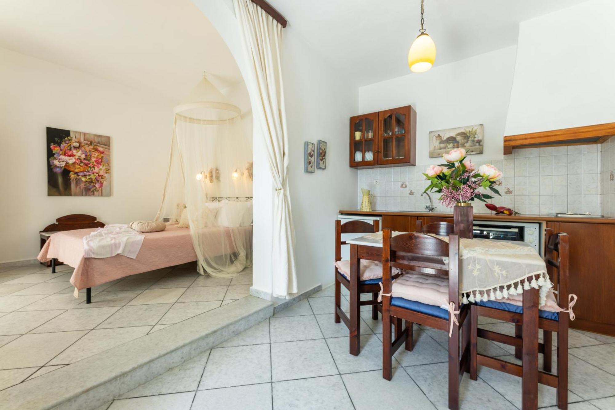 Sunrock Suites Stelida  Dış mekan fotoğraf