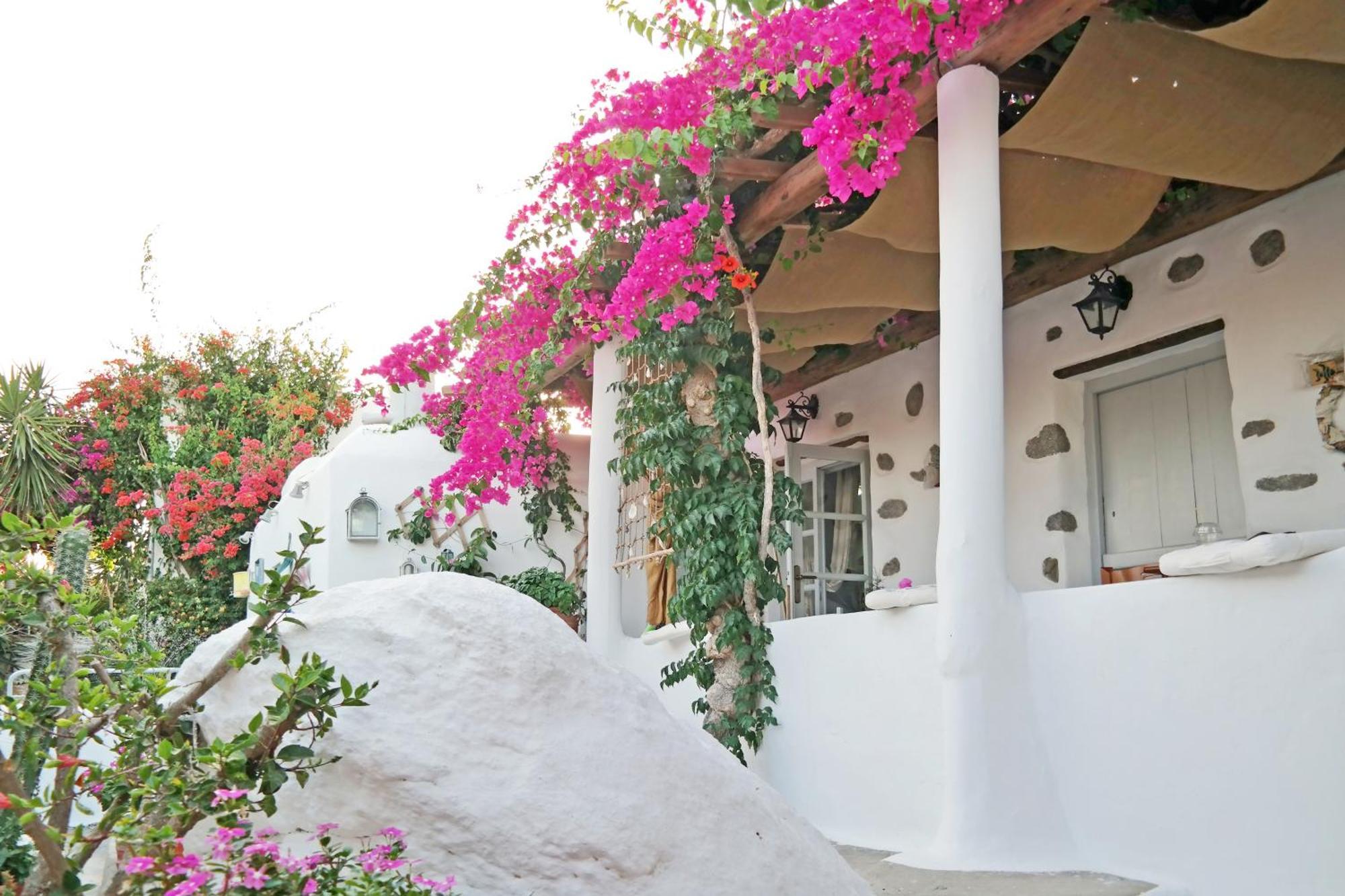 Sunrock Suites Stelida  Dış mekan fotoğraf