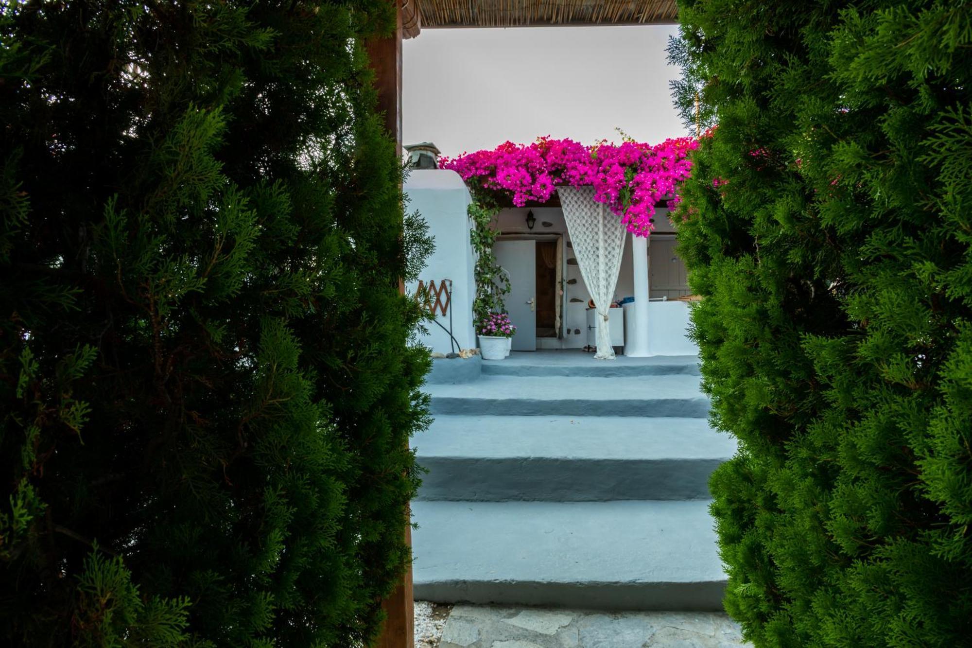 Sunrock Suites Stelida  Dış mekan fotoğraf